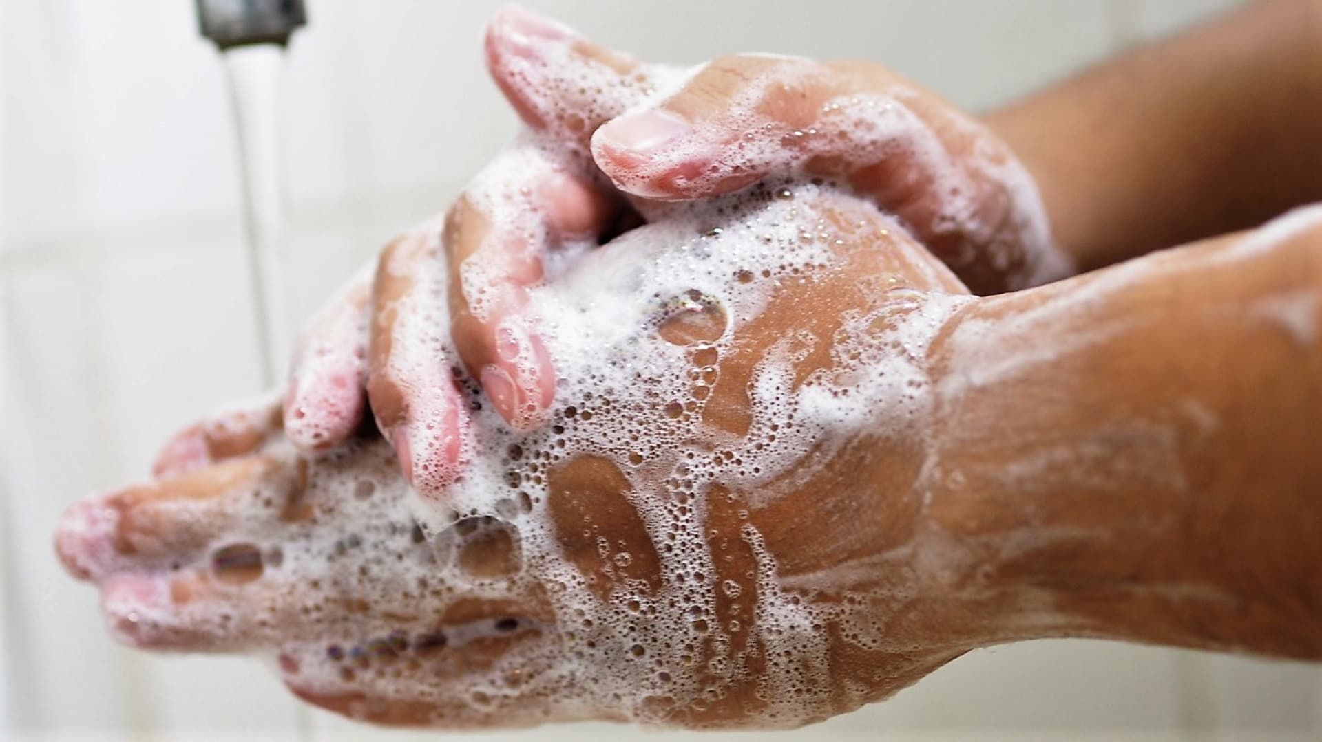 V dnešnej dobe používame klasické tuhé mydlo čoraz menej, obľúbenejšie je tekuté mydlo.